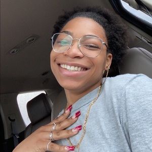 Meet your Posher, Kya